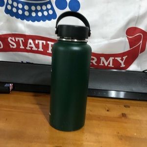 Hydro flask 32oz